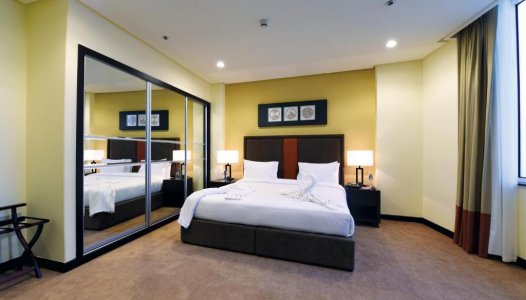 Deluxe One-Bedroom Suite