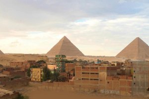Pyramids Plateau Hotel