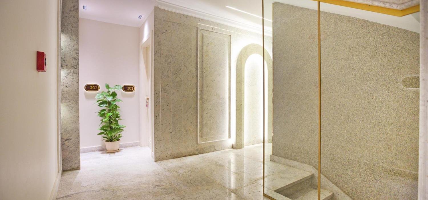 Pyramids Plateau Hotel