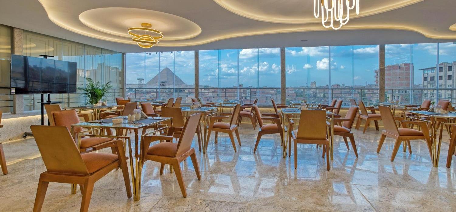 Pyramids Plateau Hotel 