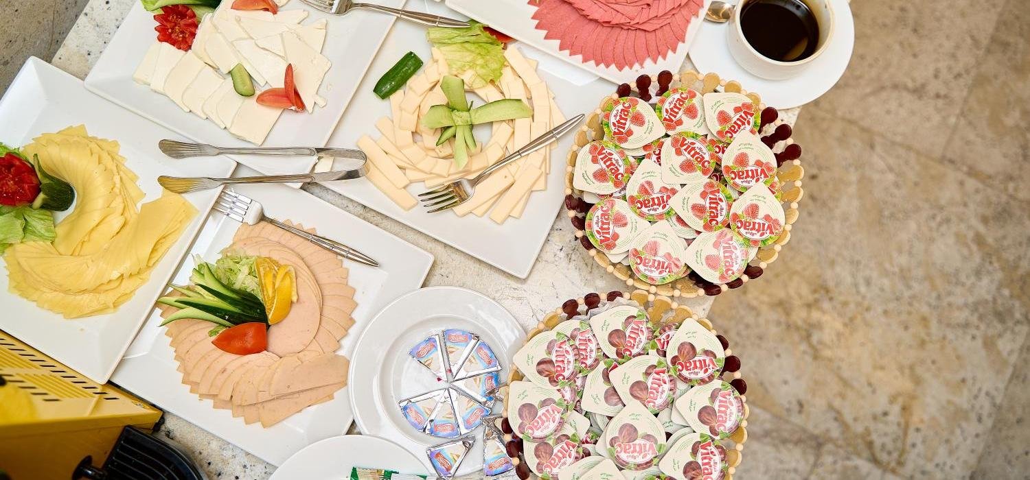 Pyramids Plateau Hotel