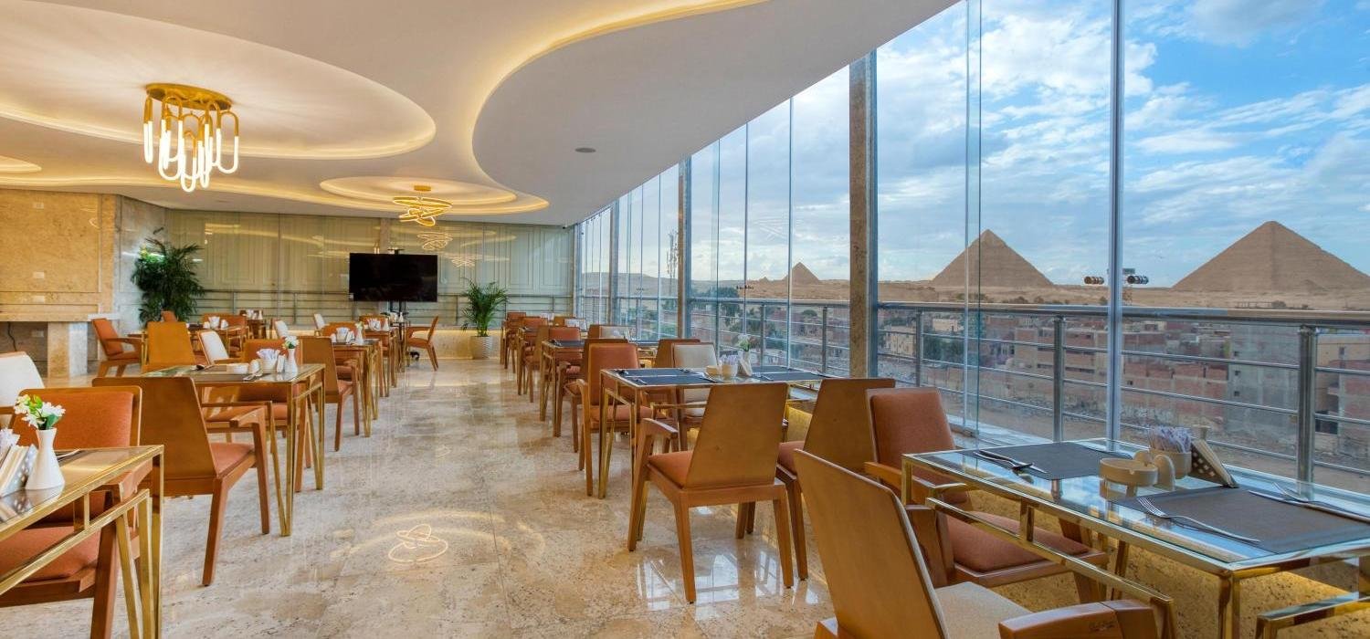 Pyramids Plateau Hotel
