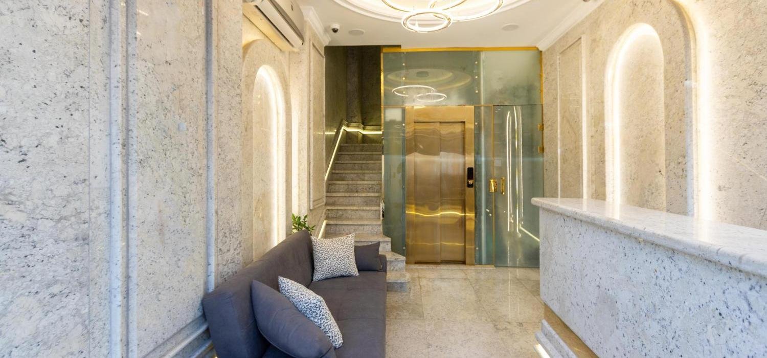 Pyramids Plateau Hotel