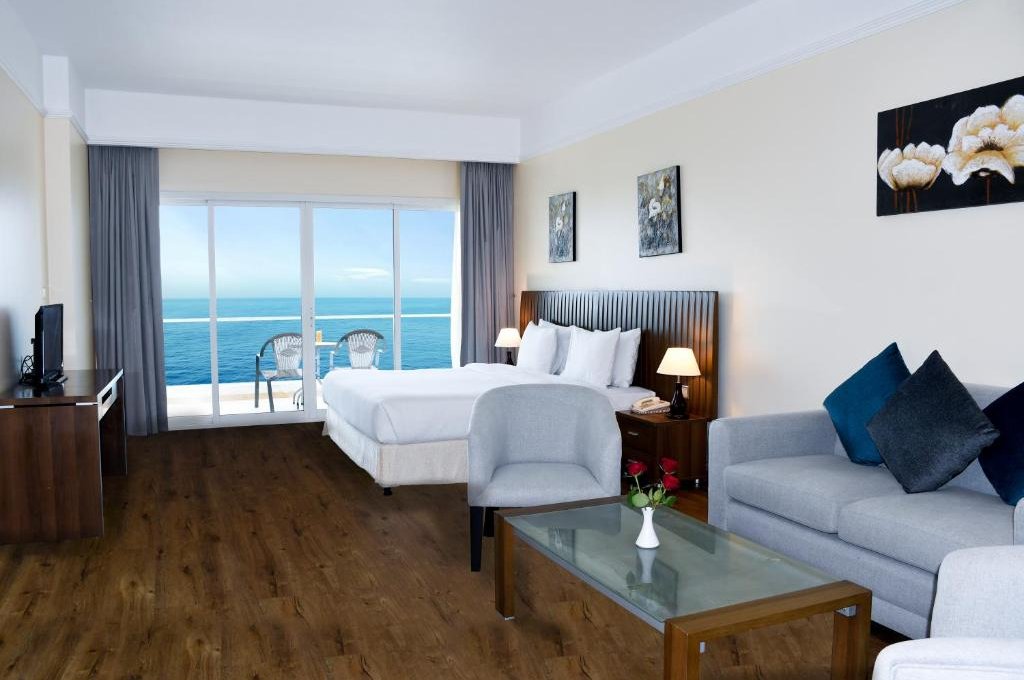 Deluxe Double Room with Sea View - Smoking