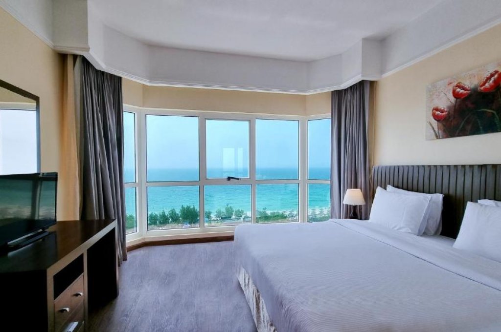 One Bedroom Suite with Sea View - Smoking