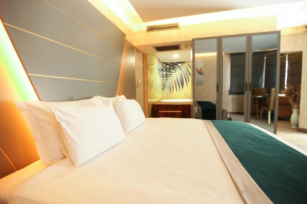 The Life Hotel & Spa