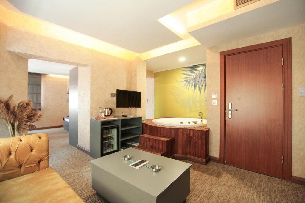 The Life Hotel & Spa