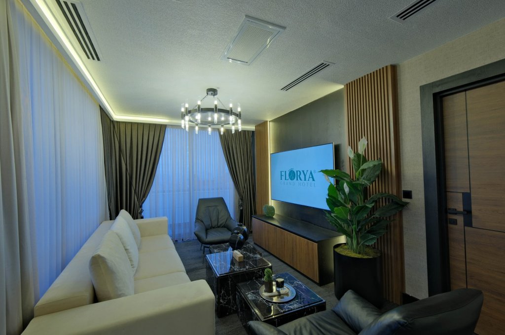 Deluxe King Suite