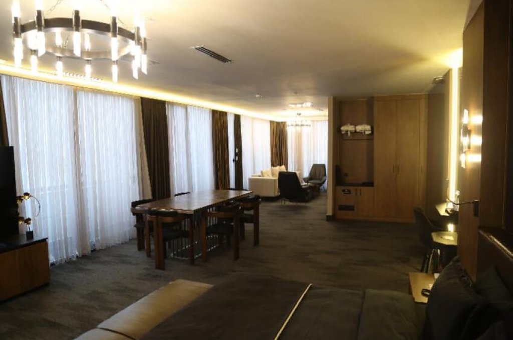 King suite