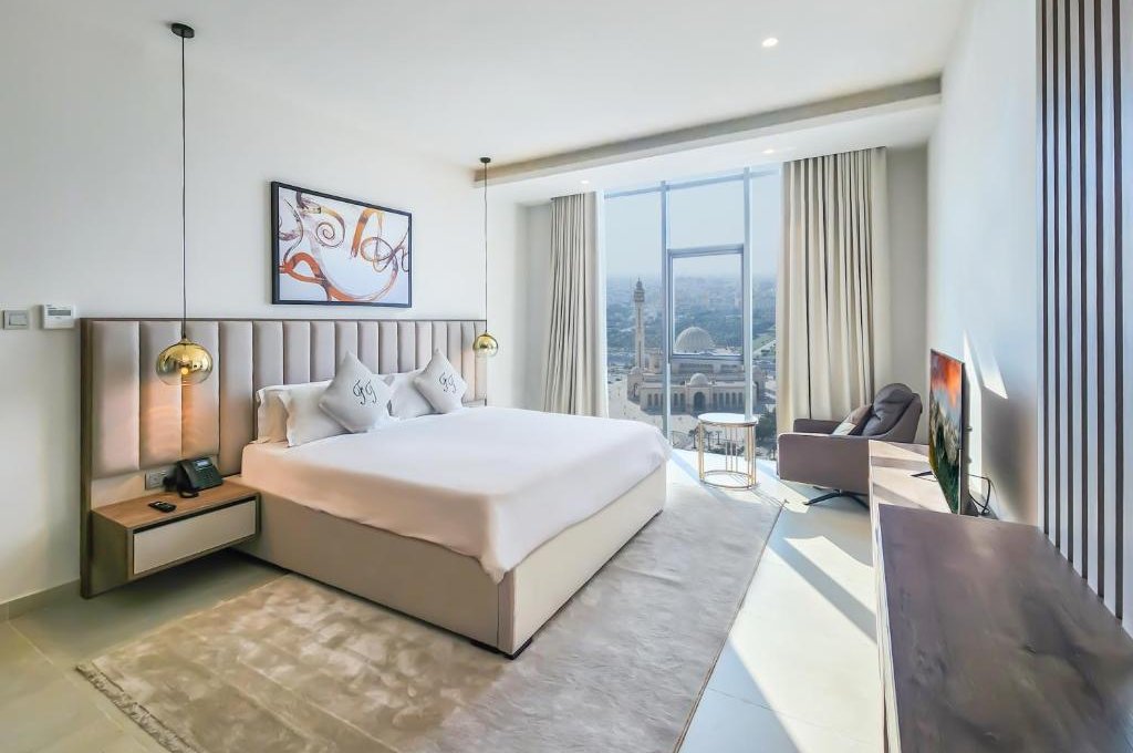 Фамилен суит