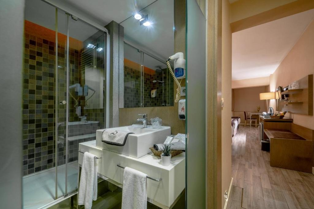 The New Hotel Zeybek