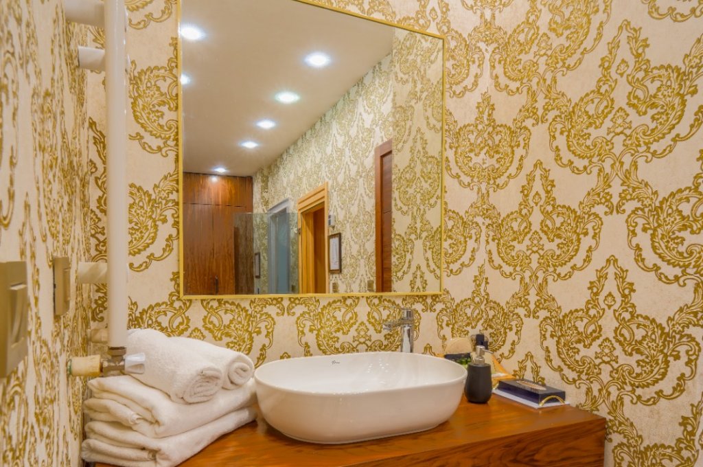 PRESIDENTIAL SUITE