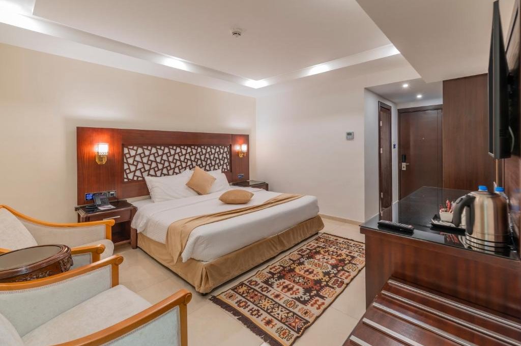 Deluxe Double or Twin Room with Mountain View