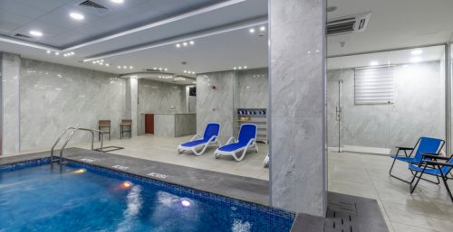 Petra Elite Swimming Pool