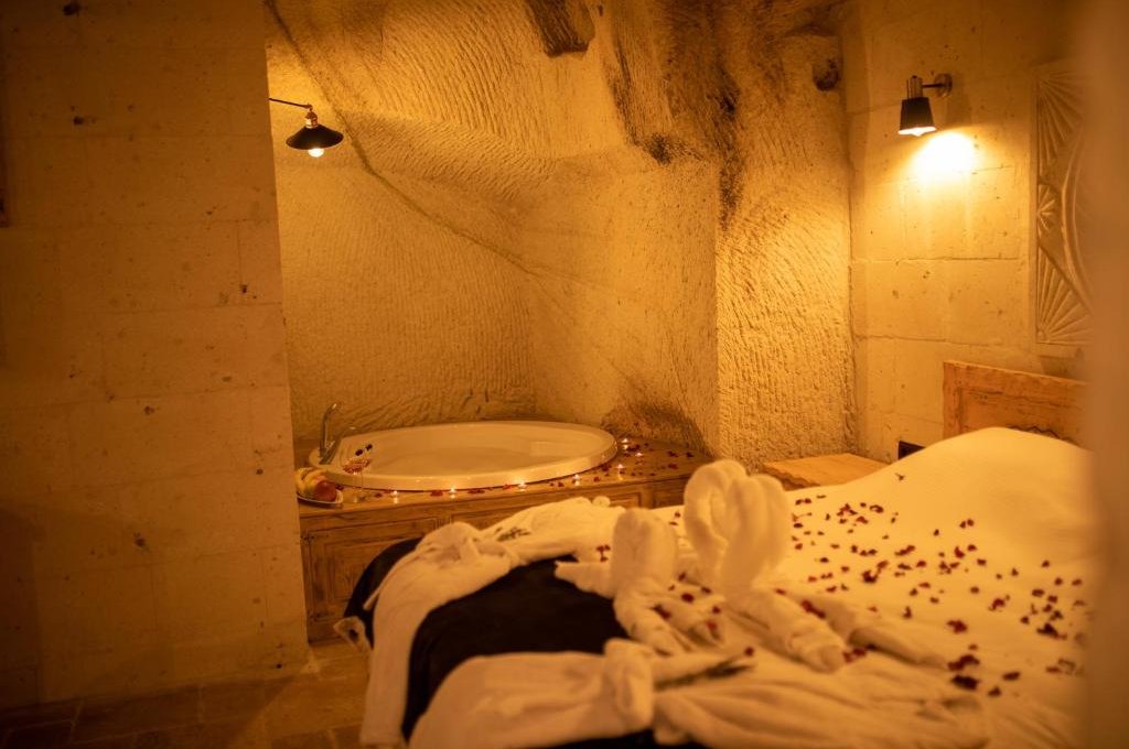 King Suite with Spa Bath