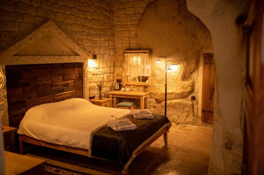 Standard Queen Room