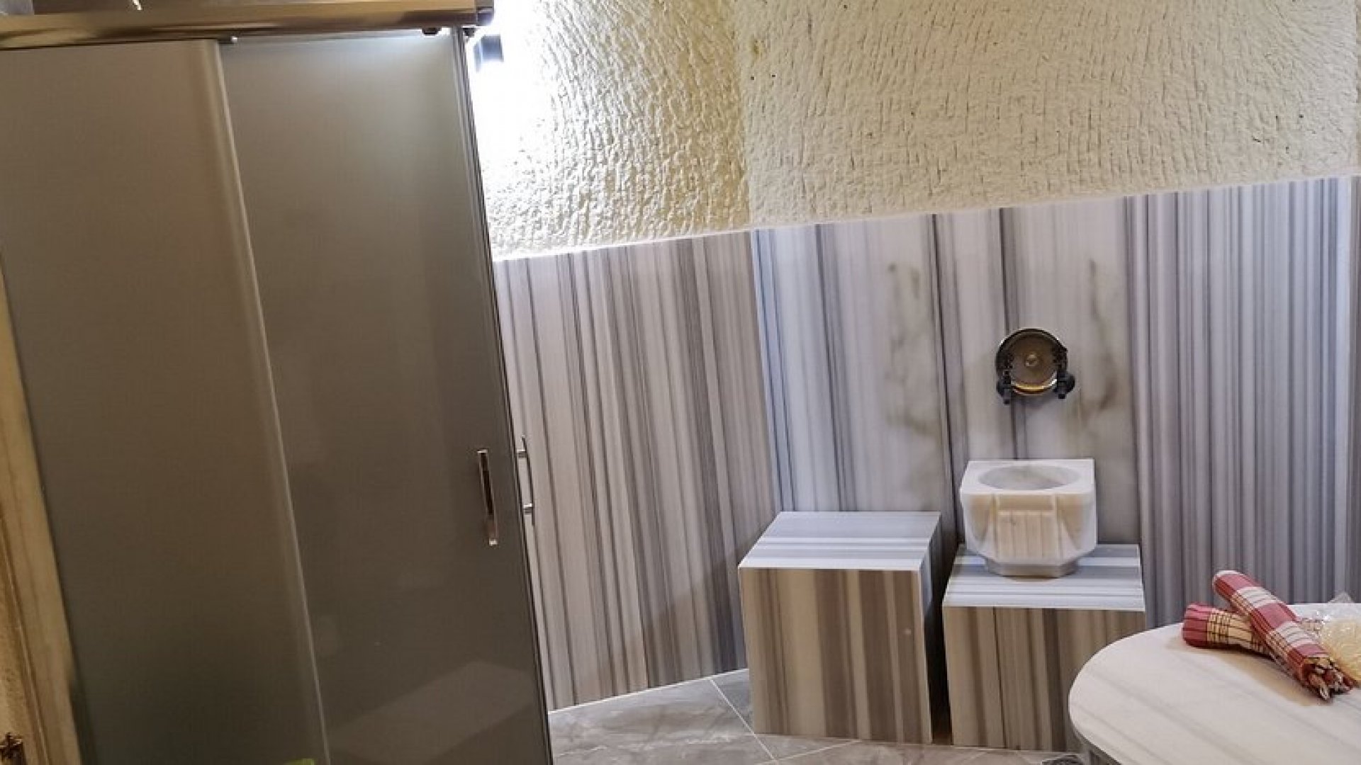 Pome Granate Cave Hotel