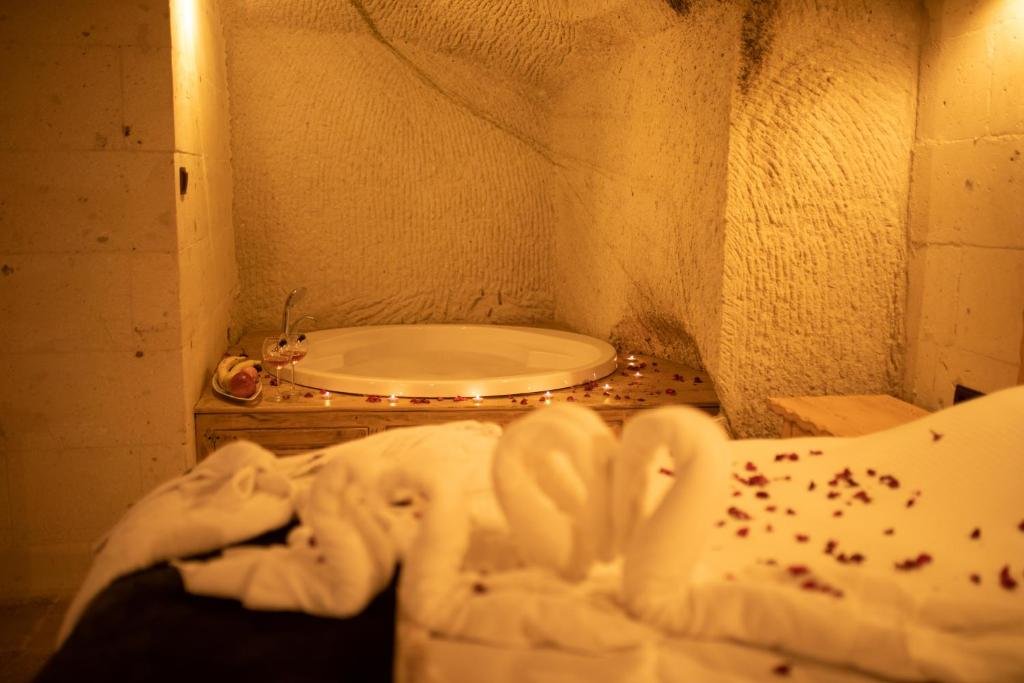 Pome Granate Cave Hotel