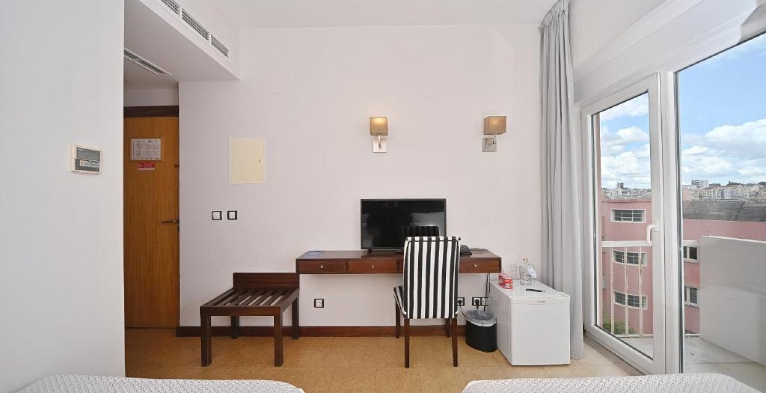 Deluxe Double or Twin Room - 4